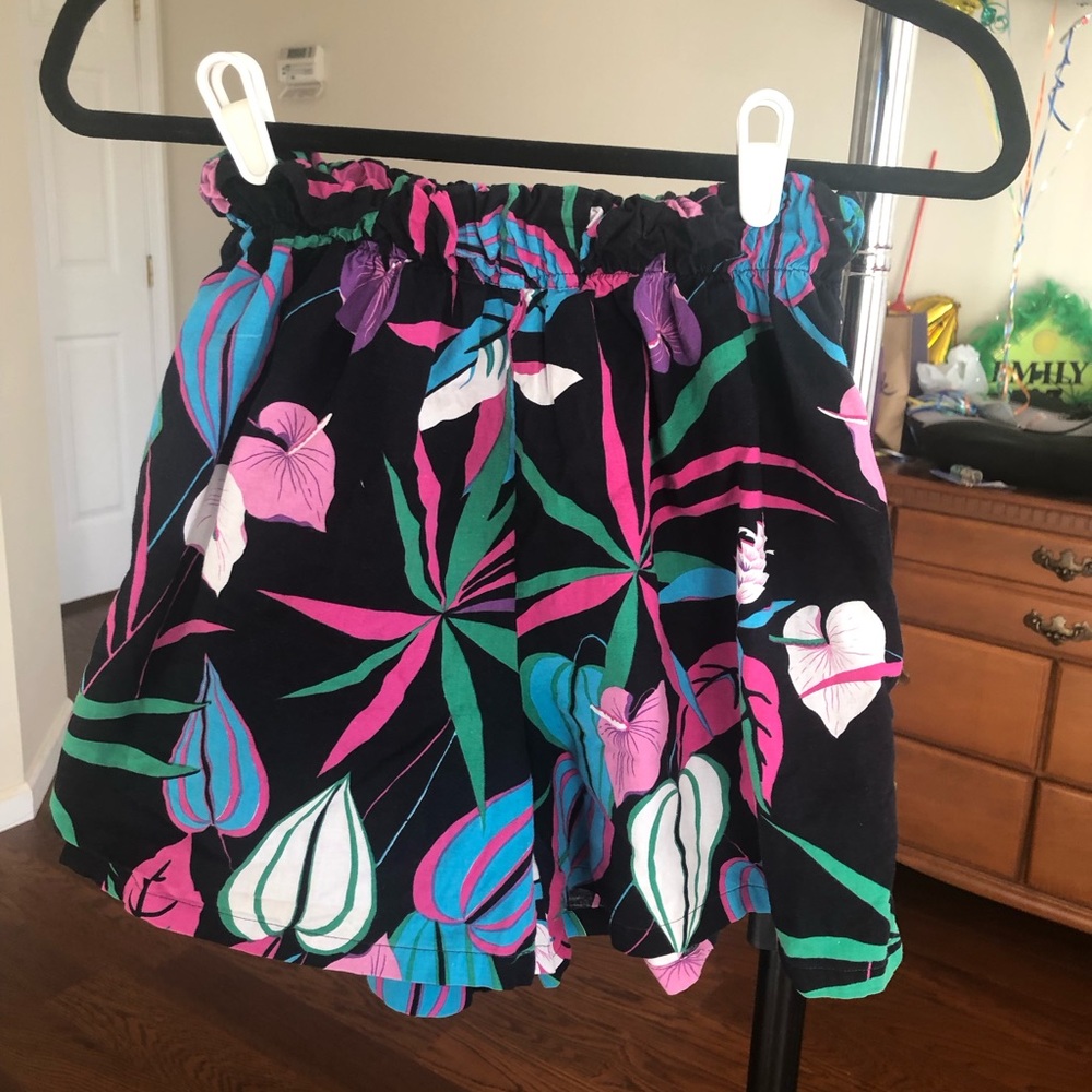 Vintage vibrant funky tropical pull on shorts